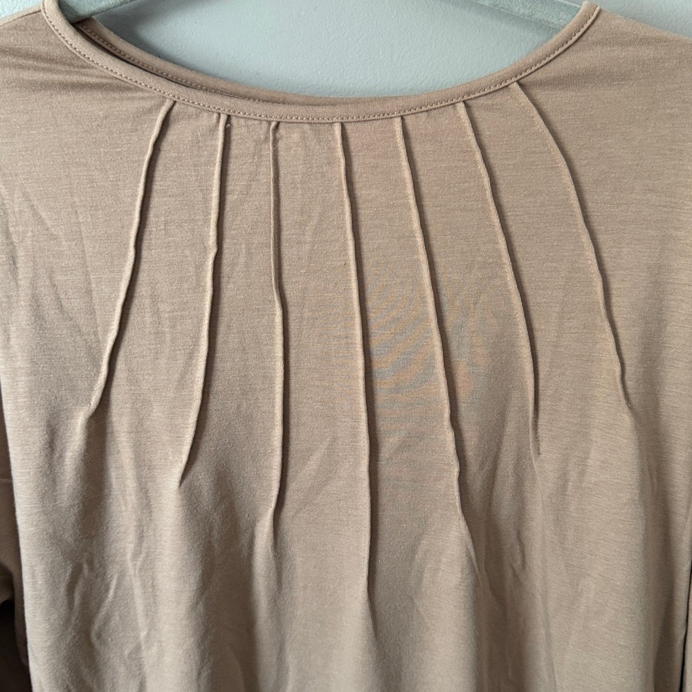 Chic Beige Women's Blouse - Picture 6 of 7